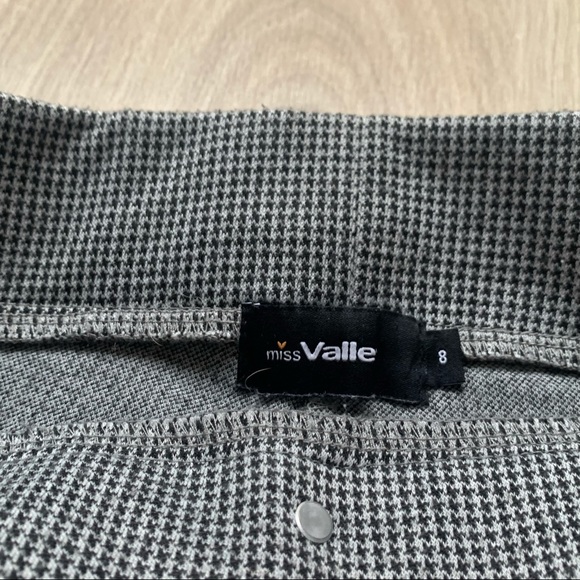 Miss Valley Black and White Plaid Fitted Pants - Picture 6 of 8